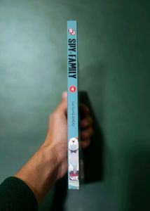 Spy X Family manga vol 4