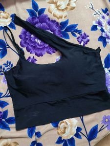 Stylish Black One-Shoulder Sports Bra