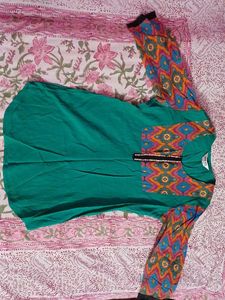 Vibrant Green Kurta with Geometric Sleeves