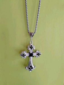 Y2K Cross Pendant Necklace
