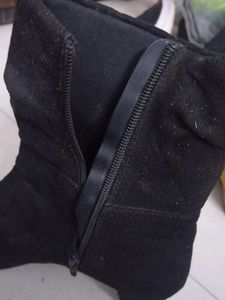 Chic Black Suede Heeled Boots