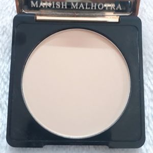 Myglamm manish Malhotra Compact Neutral Champagne