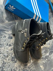 THROWAWAY PRICE BOOTS