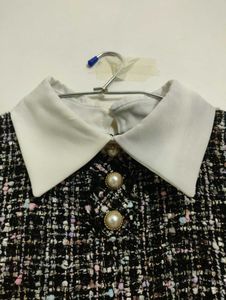Chic Tweed Dress with Contrasting Collar