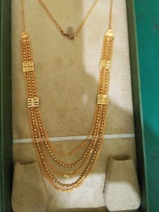 Elegant Gold Layered Necklace