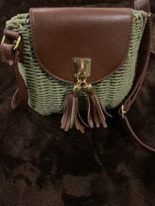 Stylish Woven Crossbody Bag with Tassels