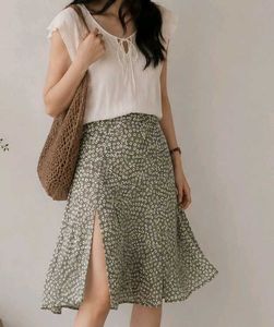 H&M Chic Green Floral Maxi Skirt