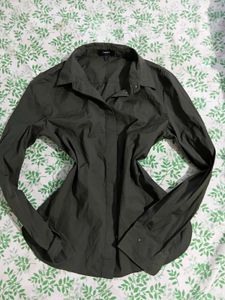 💚🪩 Y2K  Green Fitted Button-Up Shirt 🪩💚