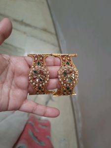 Exquisite balika vadhu Bangle Set