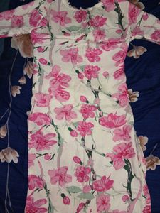 Floral Print Kurta with Lace Neck