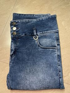 HIGH WAIST BLUE JEANS WITH TRENDY MODEL