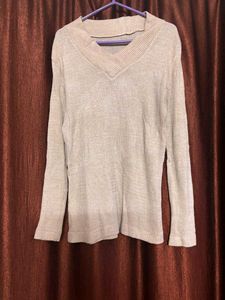 Lightweight V-Neck Long Sleeve Top
