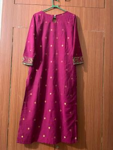 Morpankh Magenta Kurta with Gold Embellishments