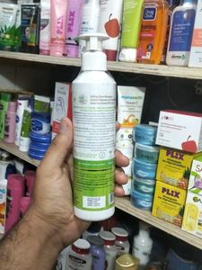 Mamaearth Tea Tree Shampoo