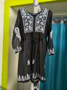 FLASH SALE💥Chikankari Kurta with White Embroidery