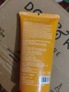 Dot &amp; Key Vitamin C+E Face Wash