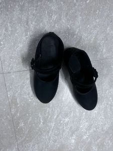 Price Reduced School Shoe Black paragon