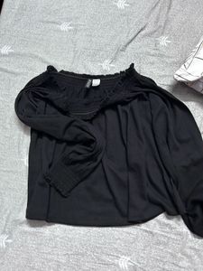 H&amp;M Black Off-the-Shoulder Blouse