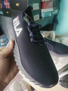 NEW NO USED SNEAKERS SHOES FOR MEN.