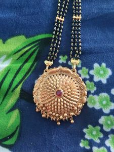 Elegant Gold Mangalsutra