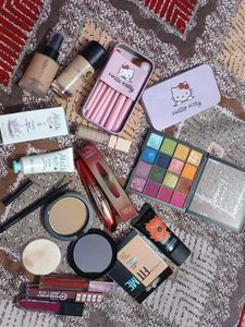 Makeup bundle