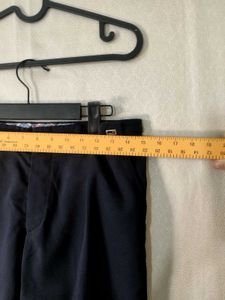 Men's Dark Blue Shorts With Waist Tighteners