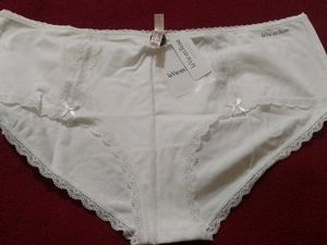 La Vie en Rose White Lace Trim Briefs