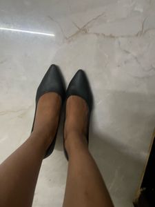 Bata Black Pumps