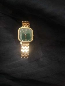 Elegant Gold Tone Watch