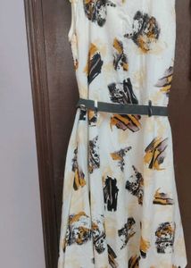 Sleeveless Abstract Print Belted Midi Dress (Bust