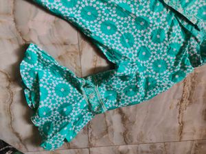 Green &amp; White Printed Fabric