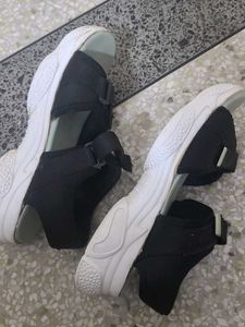 Stylish Black Open Toe Sandals