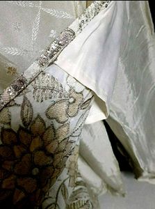 Elegant Cream Embroidered Kurta Set 30-32 size