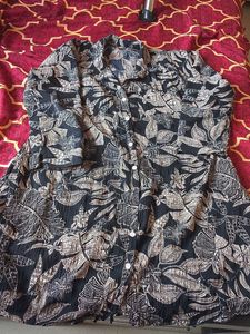 Stylish Leaf Print Button-Up Top