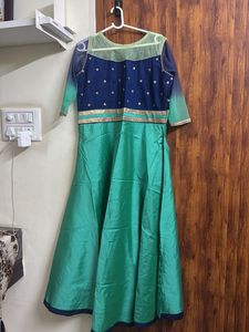 Elegant Teal Gown with Navy Blue Yoke