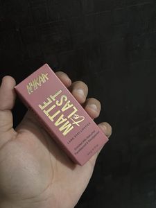 Nykaa Matte to Last Lipstick