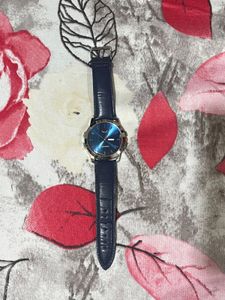 Stylish Blue Dial Leather Strap Watch