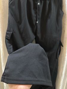 Black Wide-Leg Cargo Pants