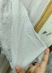 Lightweight Cropped Button-Up Shirt