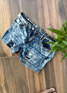 Lightly Ribbed Denim Shorts With Dual Color