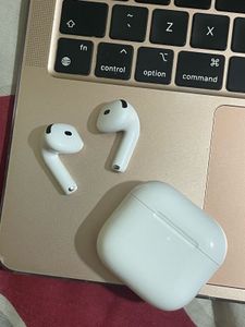 Apple AirPods Pro 4