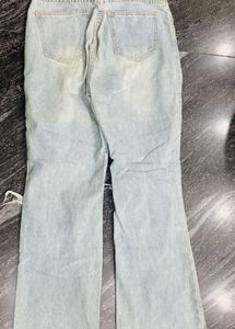 Light Wash Ripped Jeans