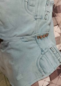 Light Wash High-Waisted Jeans