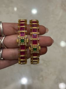 Elegant  Bangle Set