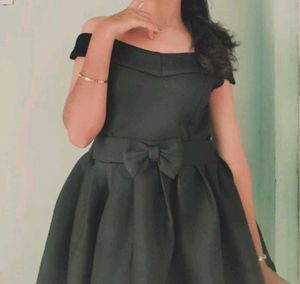 Chic Off-Shoulder Bow Detail Dress