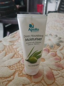 Apollo Pharmacy Deep Nourishing Moisturiser