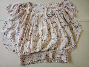 Chic Floral top with Puff Sleeves