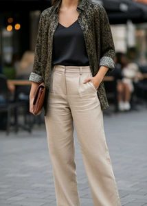 ✨ Women’s Black &amp; Green Vintage Silk Blouse