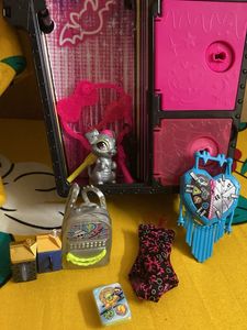 Monster High Doll Box and Accessories