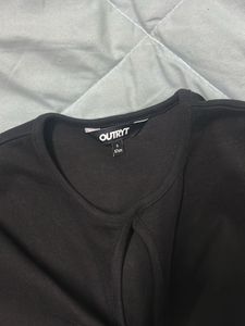 Chic Twisted Front Black Top